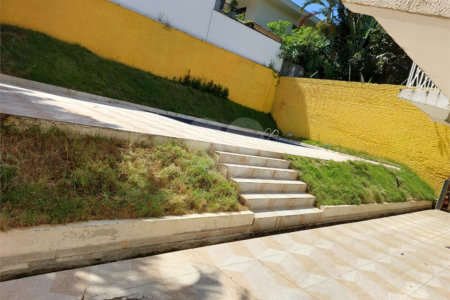 Sobrado à venda com 11 quartos, sendo 4 suítes, em Jardim Morumbi, São Paulo, SP