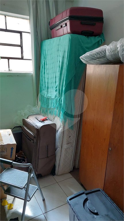 Casa à venda com 7 quartos, sendo 2 suítes, em Jardim Londrina, São Paulo, SP