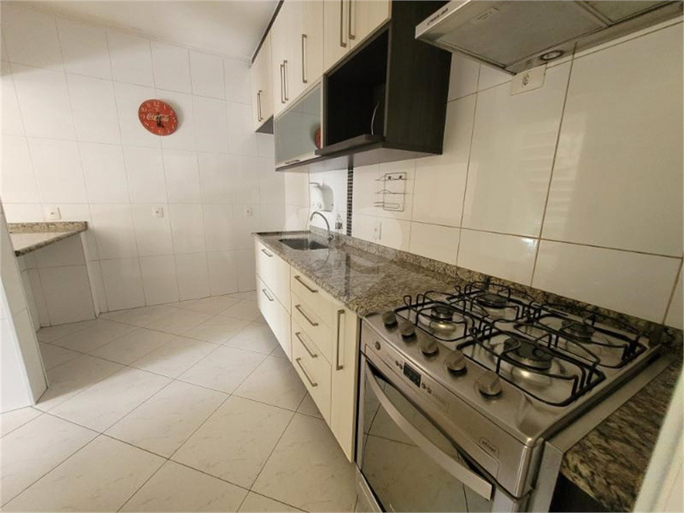 Casa à venda com 3 quartos, sendo 1 suíte,  no condomínio Maximus I, São Paulo - SP