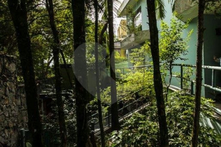 Sobrado à venda com 4 suítes em Morumbi, São Paulo, SP