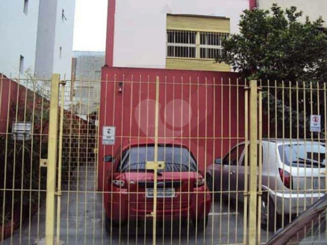 Sobrado à venda ou para alugar com 12 quartos em Vila Nova Conceição, São Paulo, SP