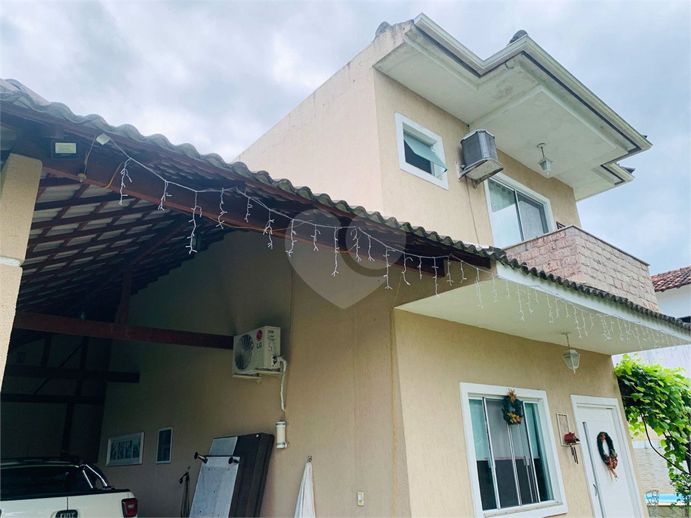 Casa à venda com 4 quartos, sendo 3 suítes, no condomínio Morada da Serra Residencial, Rio de Janeiro - RJ