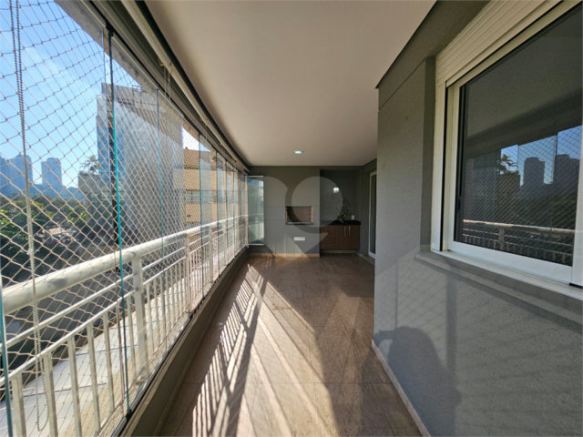 Apartamento à venda com 3 quartos, sendo 1 suíte,  em Chácara Santo Antônio (zona Sul), São Paulo, SP