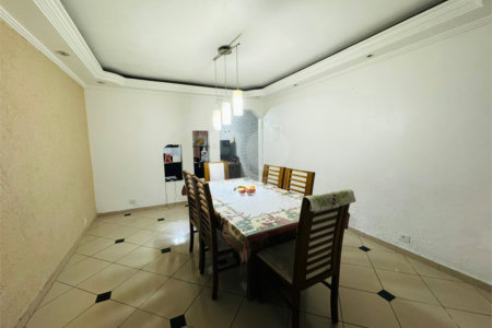 Casa à venda com 4 quartos, sendo 2 suítes, em Parque Santo Antônio, Guarulhos, SP