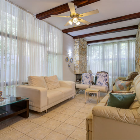 Casa à venda com 3 quartos, sendo 1 suíte, em Alto da Boa Vista, São Paulo, SP