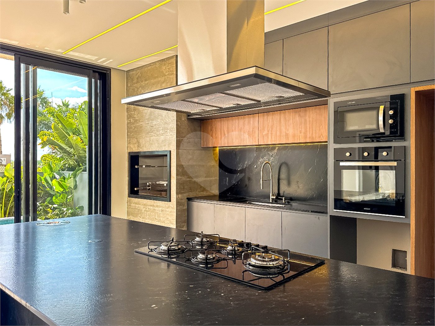 Casa à venda com 3 suítes no condomínio Jardim Vila Paradiso, Indaiatuba - SP