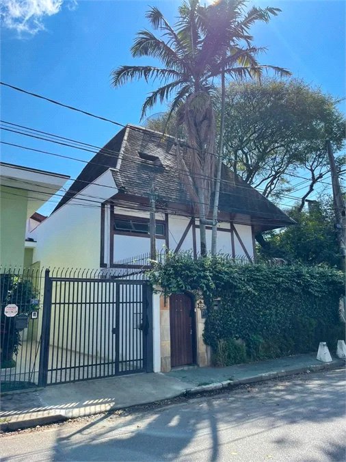 Sobrado à venda com 5 quartos, sendo 3 suítes, em Cidade Monções, São Paulo, SP