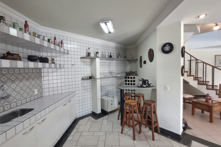 Casa à venda com 5 quartos, sendo 4 suítes, no condomínio Rancho Dirce, Sorocaba - SP