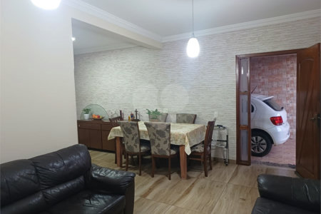 Sobrado à venda com 3 quartos, sendo 1 suíte, em Jardim Regina, Indaiatuba, SP