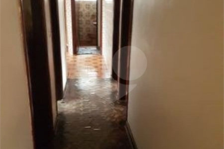 Sobrado à venda com 4 quartos, sendo 1 suíte, em Vila Constança, São Paulo, SP
