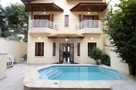 Casa à venda com 3 quartos, sendo 1 suíte, em Jardim Santa Clara, Guarulhos, SP