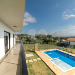 Casa à venda com 4 quartos, sendo 1 suíte, no condomínio Residencial Pinheiros do Lago, Alambari - SP