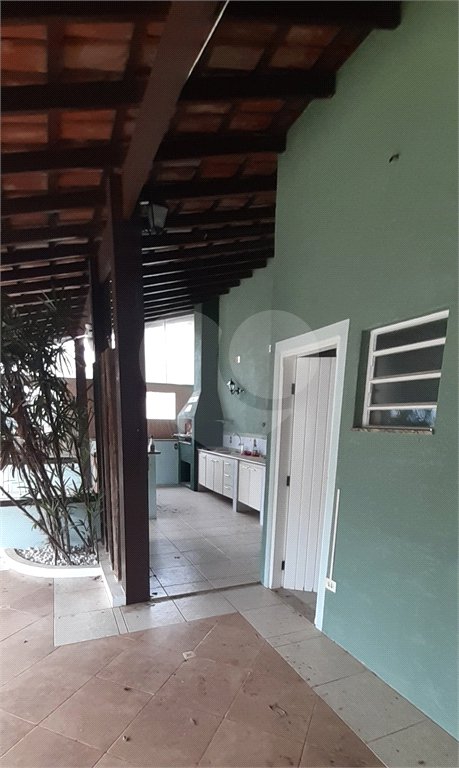 Casa à venda com 5 quartos, sendo 1 suíte, no Centro, Bom Jesus dos Perdões, SP