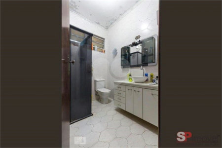 Sobrado à venda com 3 quartos, sendo 1 suíte, em Bosque da Saúde, São Paulo, SP