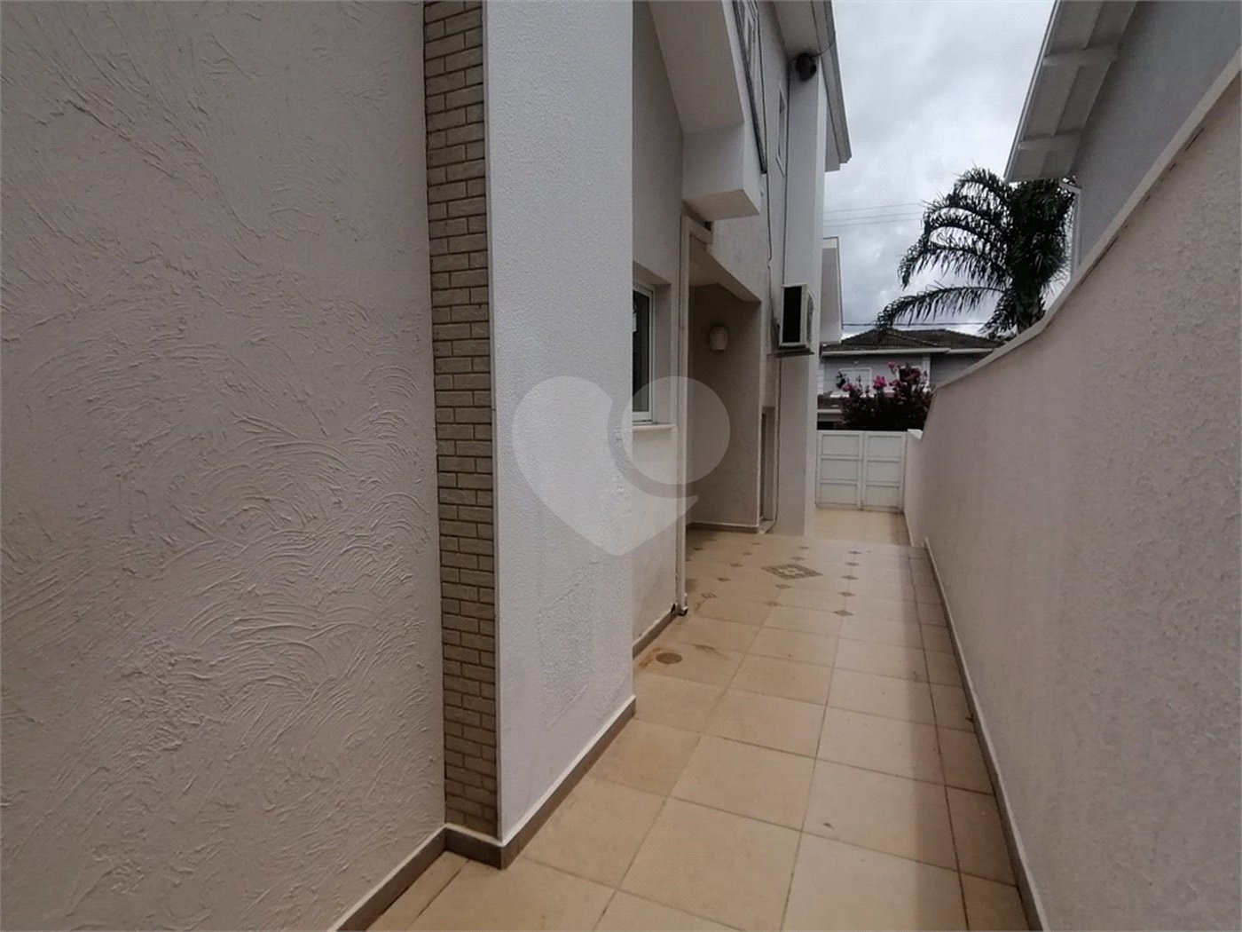 Casa para alugar com 3 quartos, sendo 1 suíte, no condomínio Recanto dos Paturis, Vinhedo - SP
