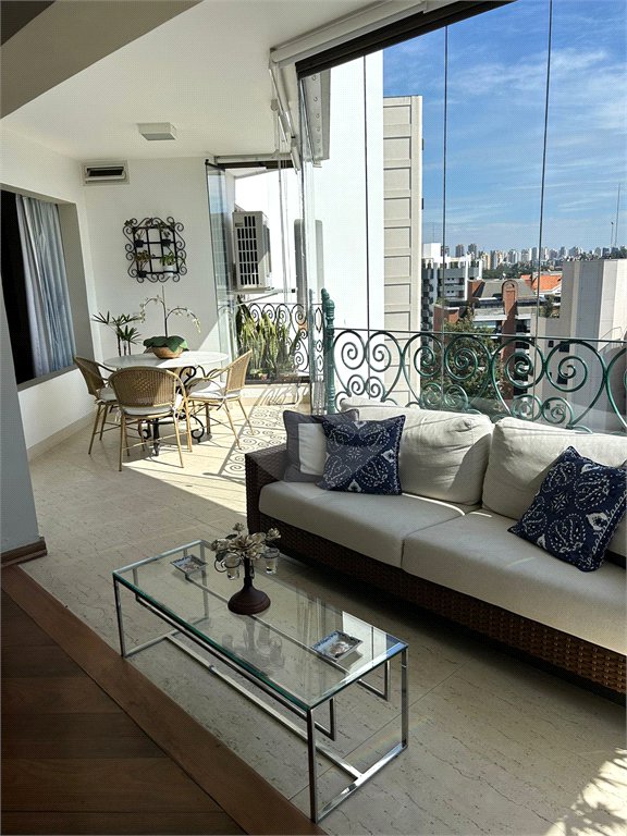 Apartamento à venda com 4 suítes em Real Parque, São Paulo, SP