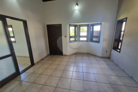 Casa à venda ou para alugar com 3 quartos, sendo 1 suíte, no condomínio Terras de Vinhedo, Vinhedo - SP
