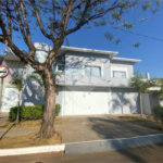 Casa à venda com 3 suítes no condomínio Campos do Conde I, Paulínia - SP