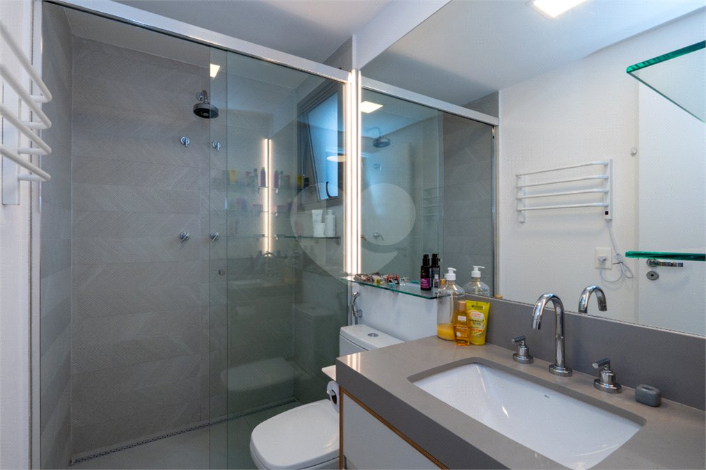Apartamento à venda com 3 suítes em Campo Belo, São Paulo, SP