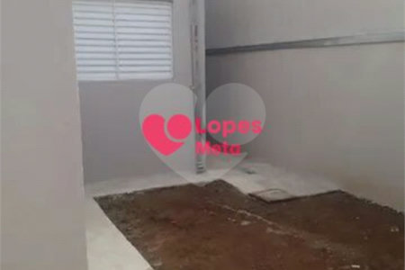 Casa à venda com 2 quartos, sendo 1 suíte, em Residencial Estoril, Taubaté, SP