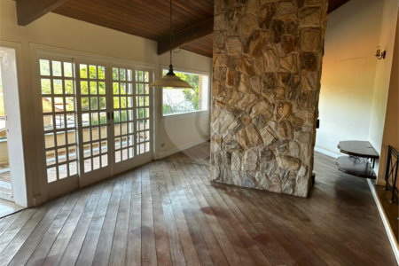Casa à venda com 4 suítes em Vila Petrópolis, Atibaia, SP