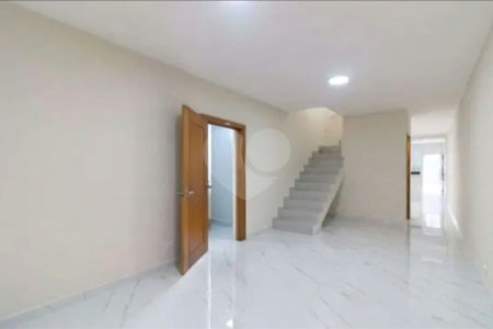 Casa à venda com 3 quartos, sendo 1 suíte, em Jardim Peri Peri, São Paulo, SP