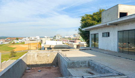 Casa à venda com 3 quartos, sendo 1 suíte,  no condomínio Residencial Fazenda Alta Vista, Salto de Pirapora - SP