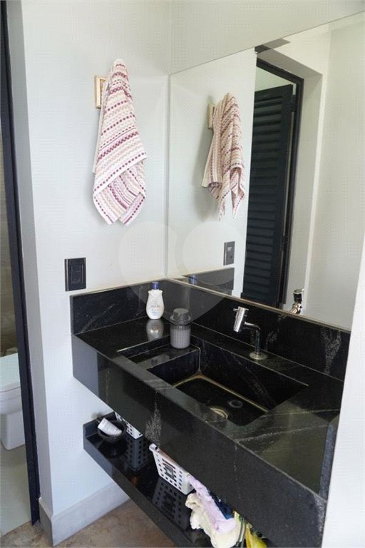 Casa à venda com 4 quartos, sendo 2 suítes, no condomínio Primavera, Salto - SP