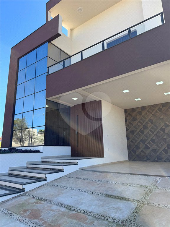 Casa à venda com 5 quartos, sendo 4 suítes, no condomínio Golden Ville, Itapetininga - SP