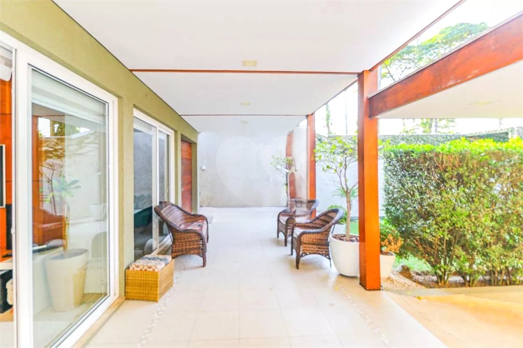 Casa à venda com 3 suítes em Chácara Monte Alegre, São Paulo, SP