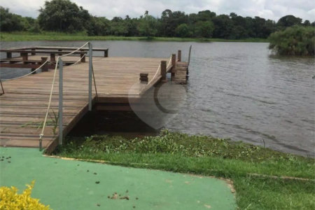 Casa à venda com 3 quartos, sendo 1 suíte, no condomínio Residencial Patrimônio do Carmo, São Roque - SP
