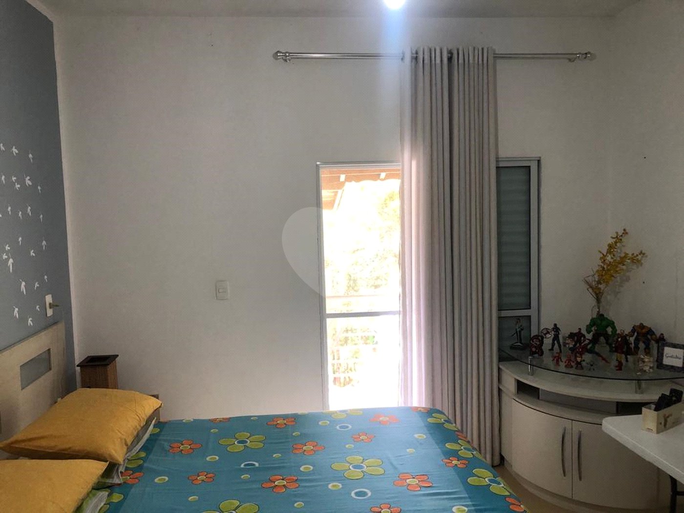 Casa à venda com 3 quartos, sendo 1 suíte, no condomínio Parque Suiça, Caieiras - SP