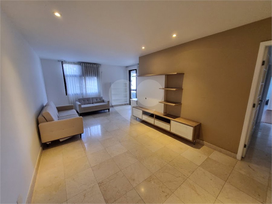 Apartamento à venda com 2 quartos, sendo 1 suíte,  em Barra da Tijuca, Rio de Janeiro, RJ