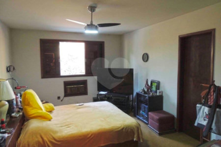 Casa de Vila à venda com 4 quartos, sendo 2 suítes, em Jardim dos Estados, São Paulo, SP