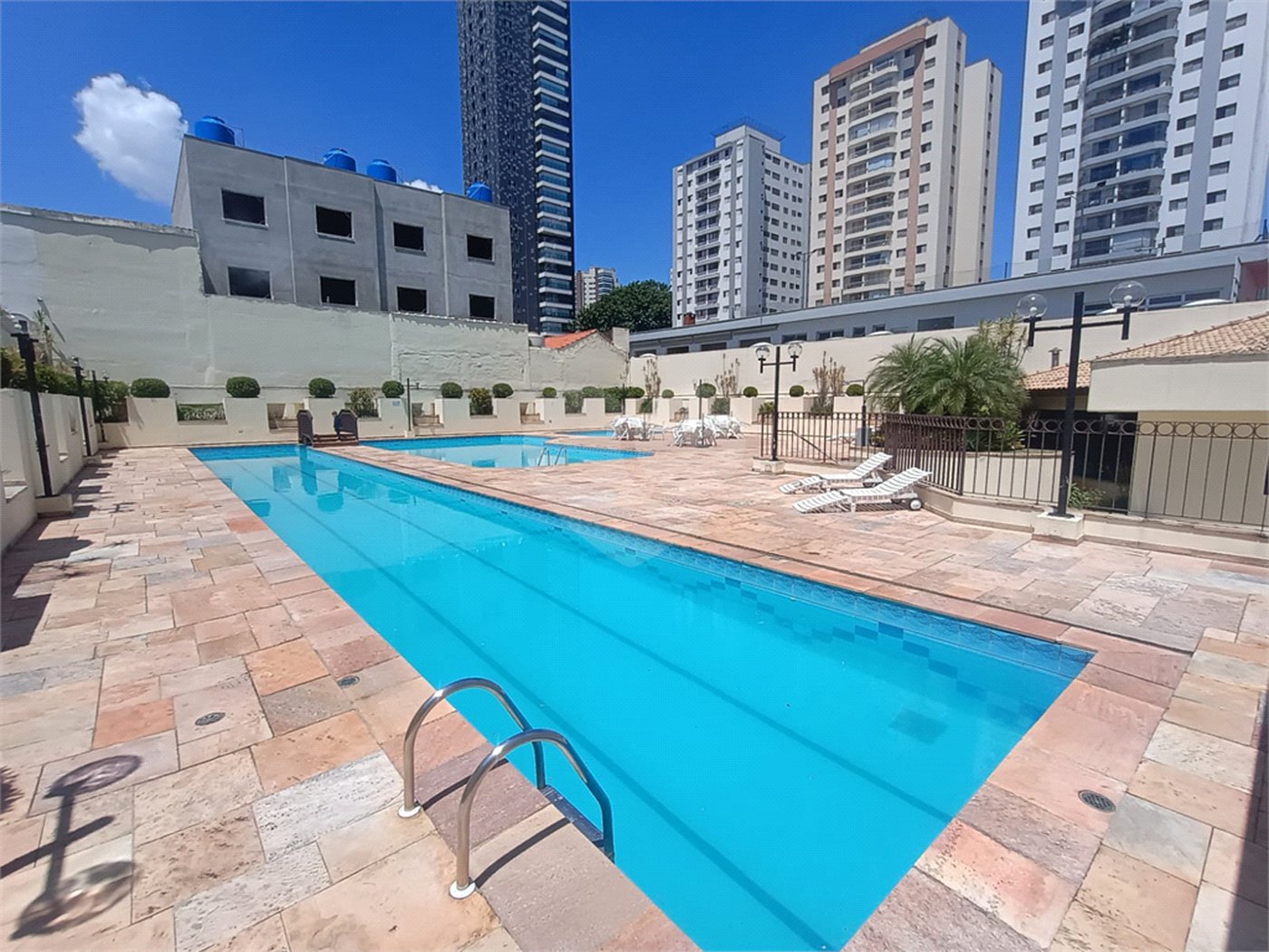 Apartamento para alugar com 4 quartos, sendo 3 suítes, em Vila Gomes Cardim, São Paulo, SP
