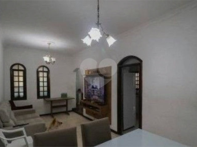 Casa à venda com 3 quartos em Jardim Santa Francisca, Guarulhos, SP