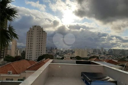 Sobrado à venda ou para alugar com 3 suítes em Bosque da Saúde, São Paulo, SP