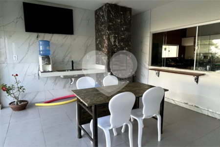 Casa à venda com 3 quartos, sendo 1 suíte, em Outerio da Glória, Porto Seguro, BA