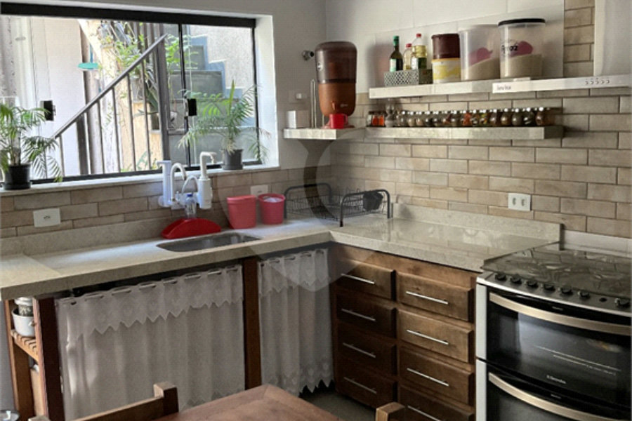 Sobrado à venda com 3 quartos, sendo 1 suíte,  em Horto Florestal, São Paulo, SP