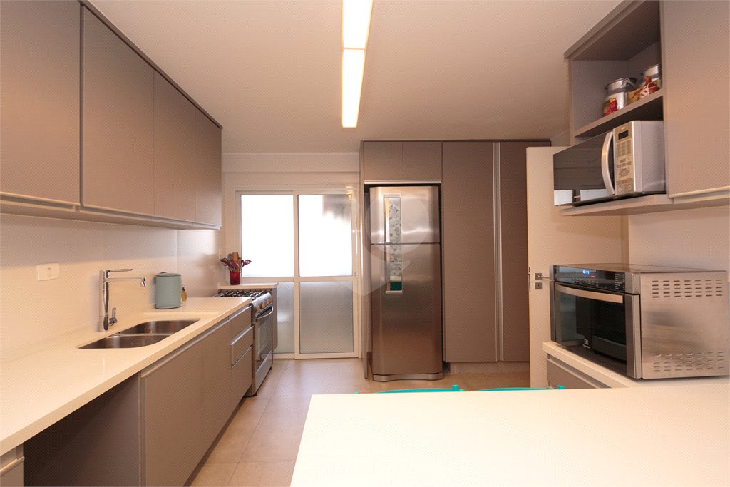 Apartamento à venda com 4 quartos, sendo 1 suíte, em Alto da Boa Vista, São Paulo, SP