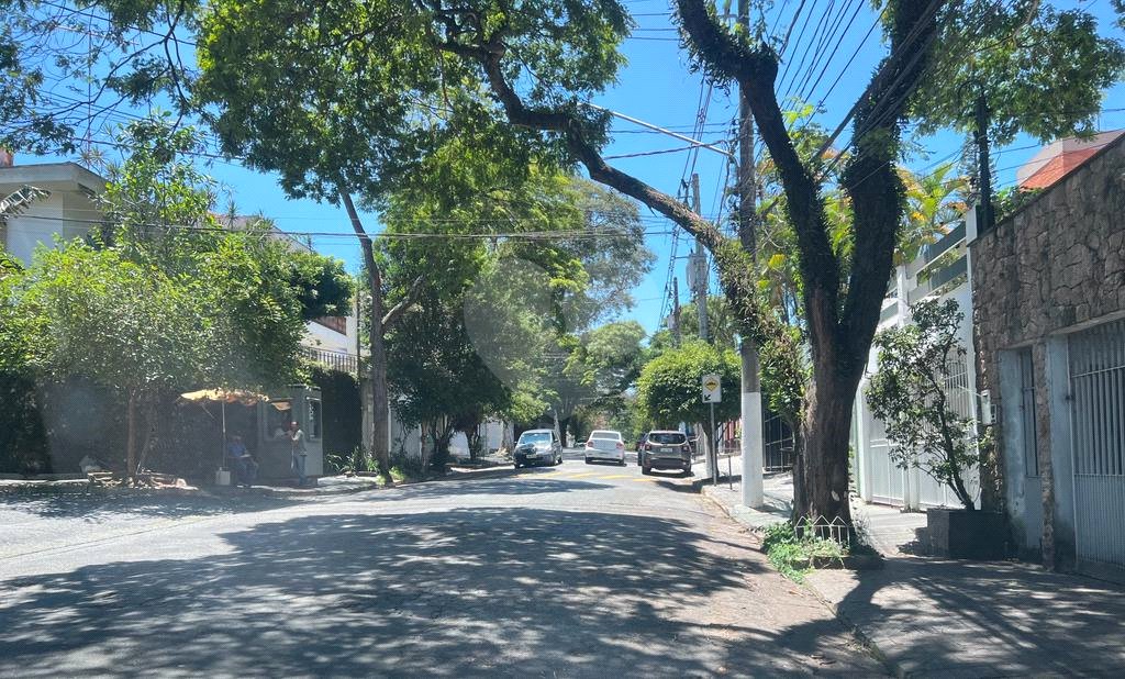 Casa à venda com 4 quartos, sendo 1 suíte, em Jardim das Vertentes, São Paulo, SP