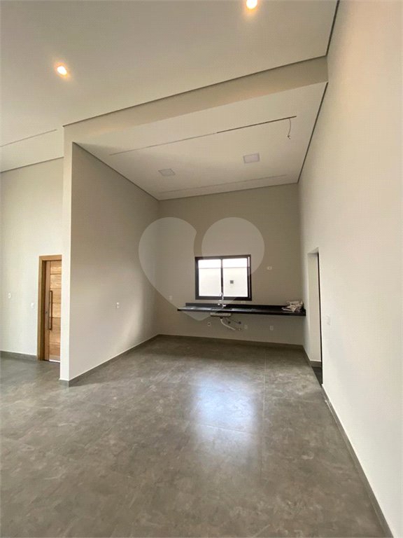 Casa à venda com 2 quartos, sendo 1 suíte, no condomínio Residencial Villagio Wanel, Sorocaba - SP