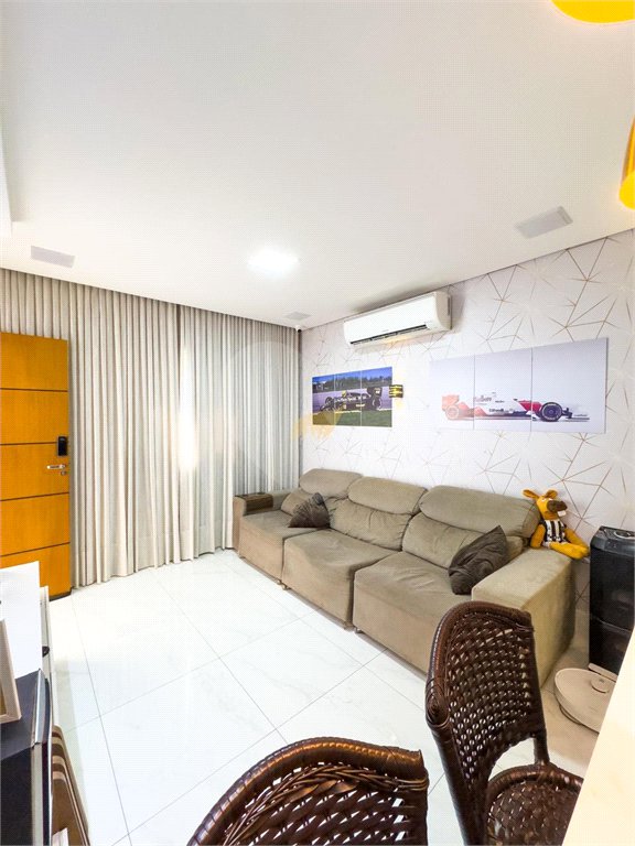 Casa à venda com 2 quartos, sendo 1 suíte, no condomínio Origem do Sol, Várzea Grande - MT