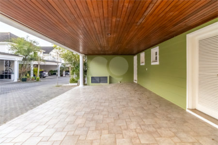 Casa à venda com 4 quartos, sendo 3 suítes, no condomínio Village Place, São Paulo - SP
