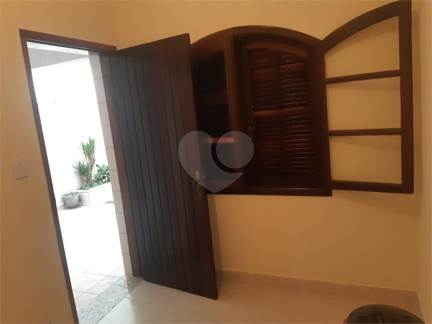 Casa à venda com 2 quartos em Vila Galvão, Guarulhos, SP