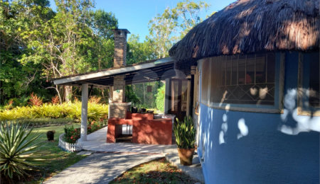 Chácara à venda com 3 quartos, sendo 1 suíte,  no Centro, Santa Cruz Cabrália, BA