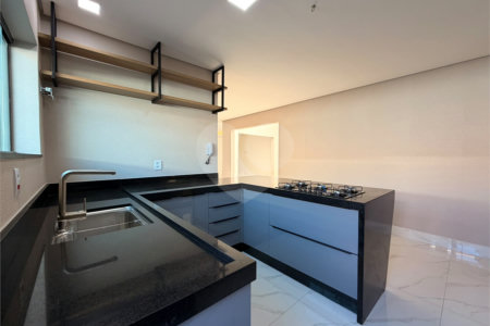 Casa à venda com 5 quartos, sendo 4 suítes, em Vila Rosália, Guarulhos, SP