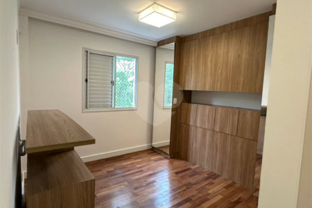 Apartamento à venda com 3 quartos, sendo 1 suíte, em Lar São Paulo, São Paulo, SP