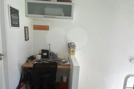 Casa à venda com 3 quartos, sendo 1 suíte, no condomínio Vila das Cores, São Paulo - SP