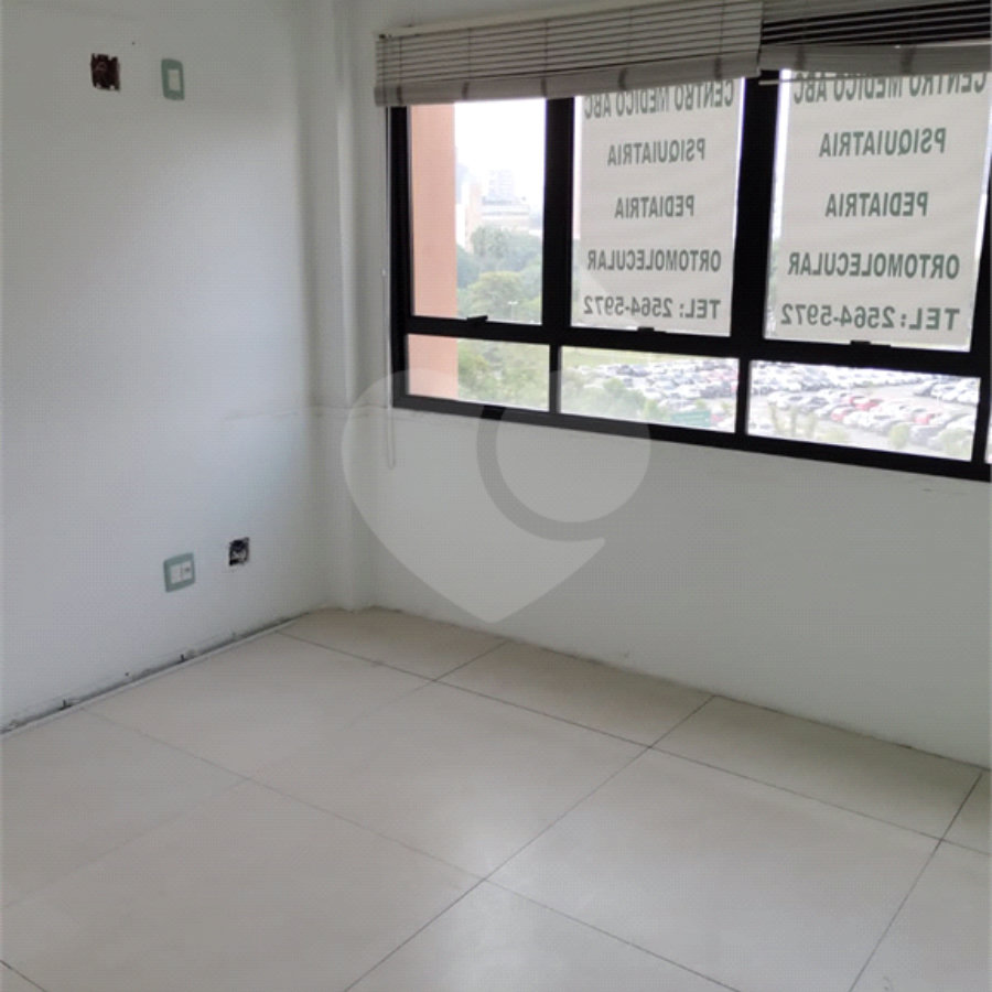Sala à venda em Vila Bastos, Santo André, SP